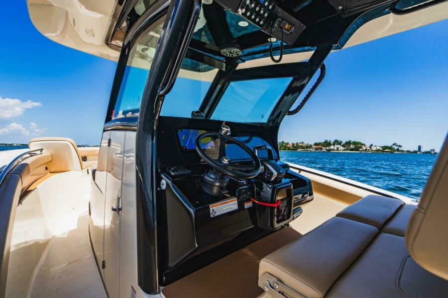 30' 2022 Scout 305 LXF