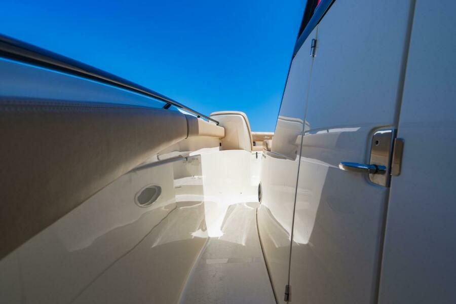 30' 2022 Scout 305 LXF