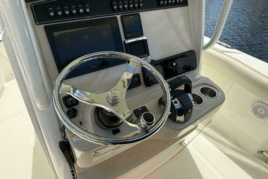 25ft Boston Whaler Yacht For Sale