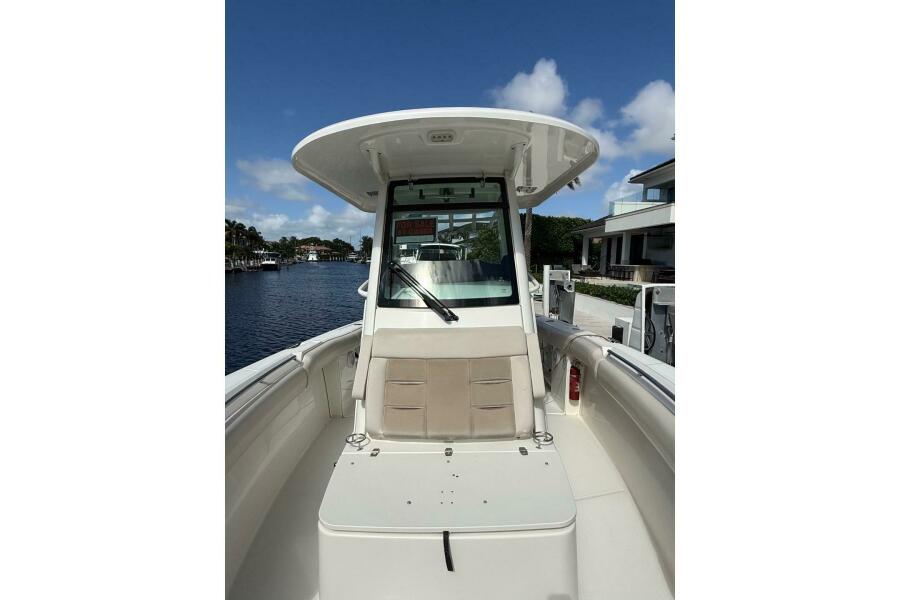 25' 2018 Boston Whaler 250 Outrage