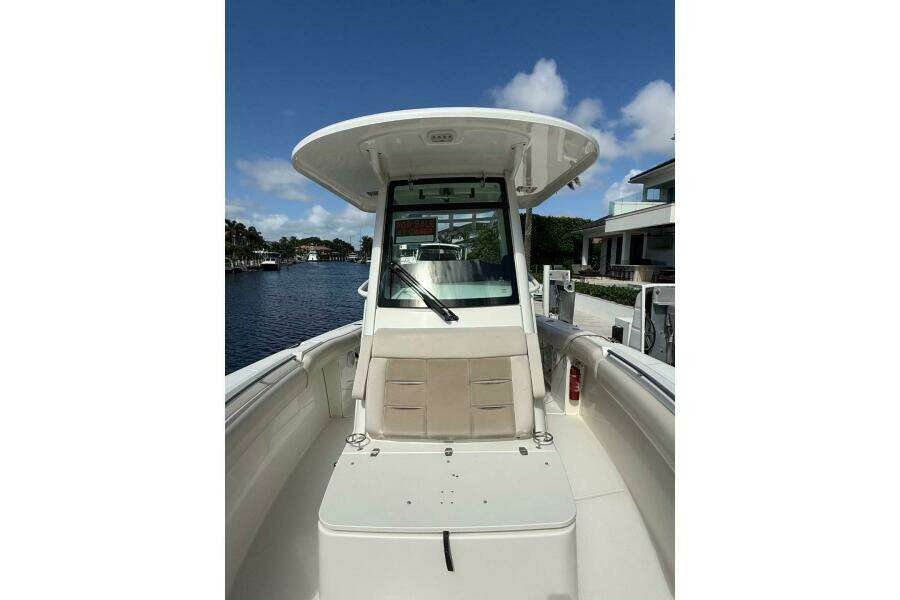 25ft Boston Whaler Yacht For Sale