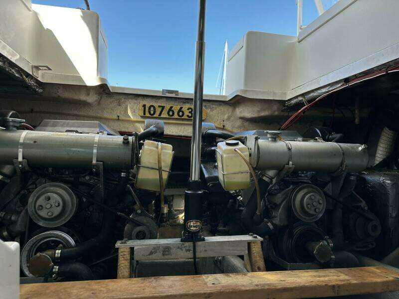 Four Play 35ft Luhrs Yacht For Sale