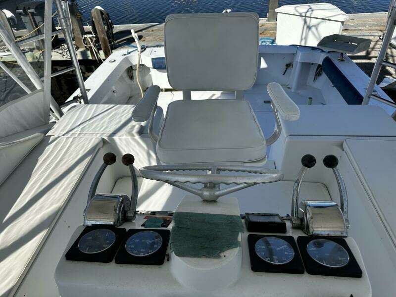 Four Play 35ft Luhrs Yacht For Sale