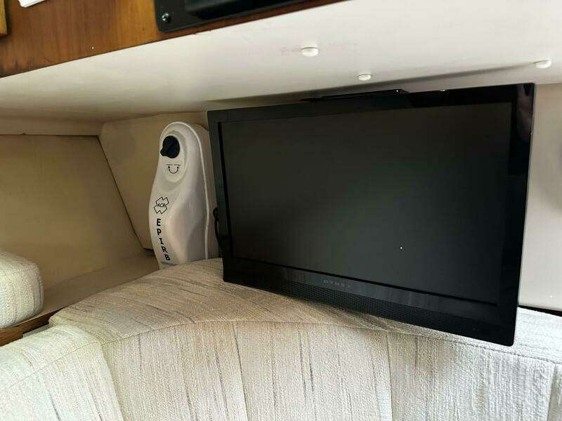 Four Play 35ft Luhrs Yacht For Sale