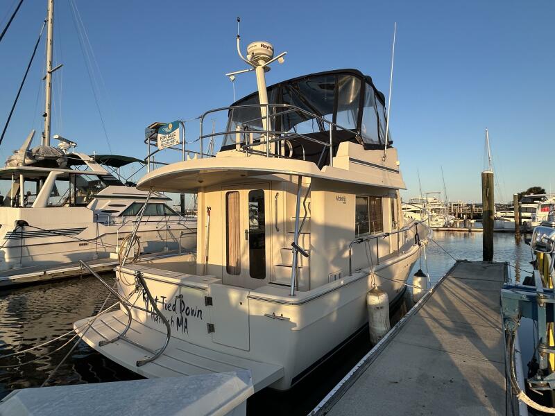 34' 2005 Mainship 