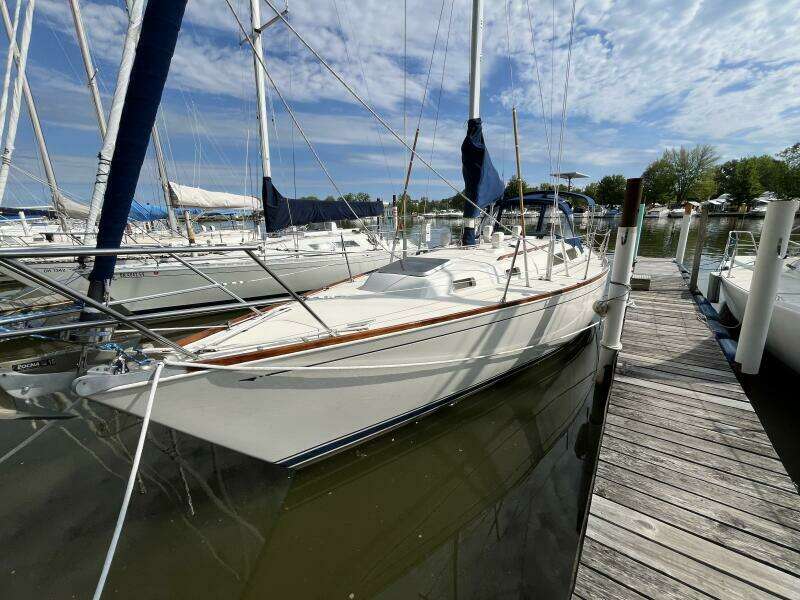 Outlaw 34ft Sabre Yacht For Sale