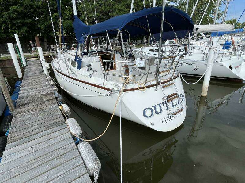 Outlaw 34ft Sabre Yacht For Sale