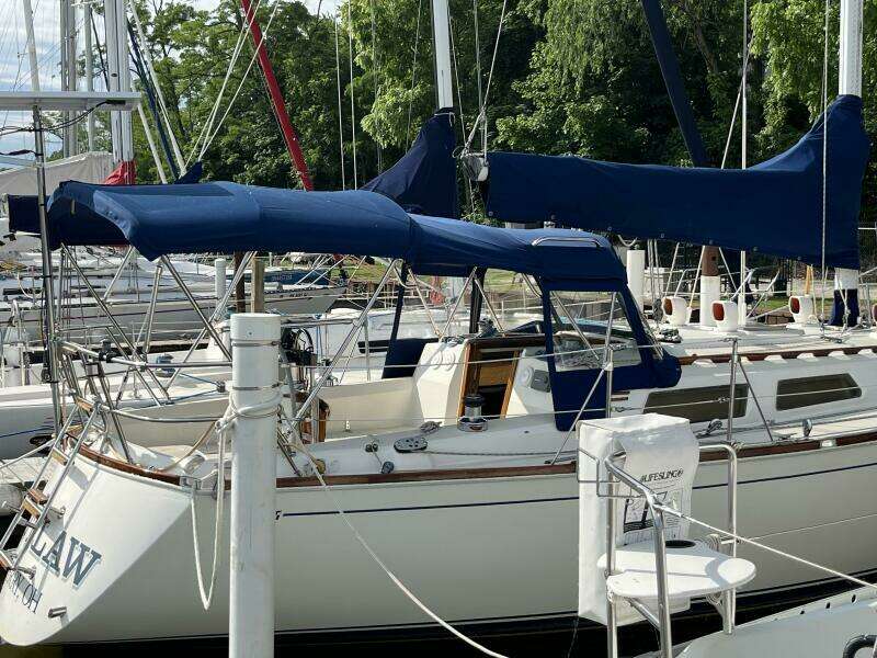 Outlaw 34ft Sabre Yacht For Sale