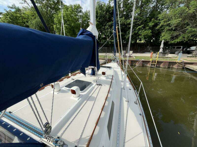 Outlaw 34ft Sabre Yacht For Sale