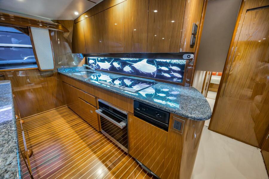 76' 2011 Viking 76 Enclosed Bridge