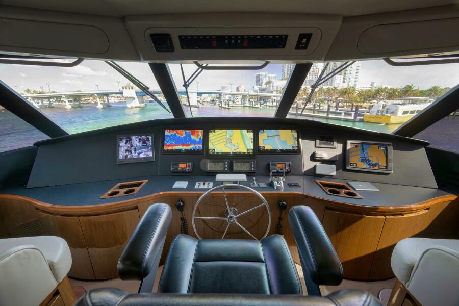 76' 2011 Viking 76 Enclosed Bridge