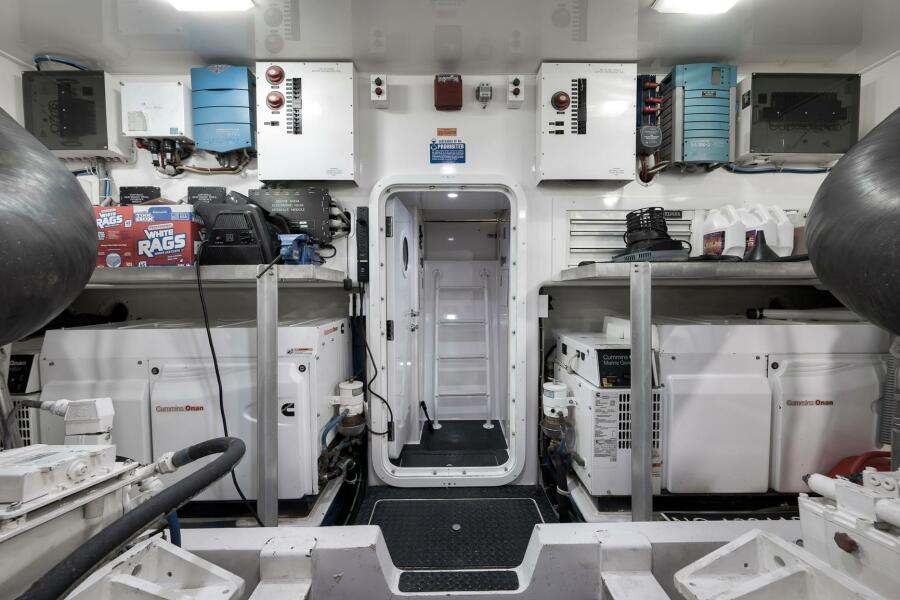 76' 2011 Viking 76 Enclosed Bridge