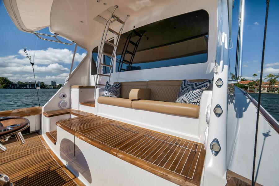 76' 2011 Viking 76 Enclosed Bridge