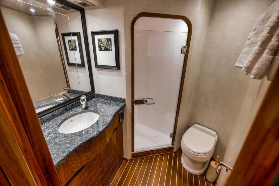 76' 2011 Viking 76 Enclosed Bridge