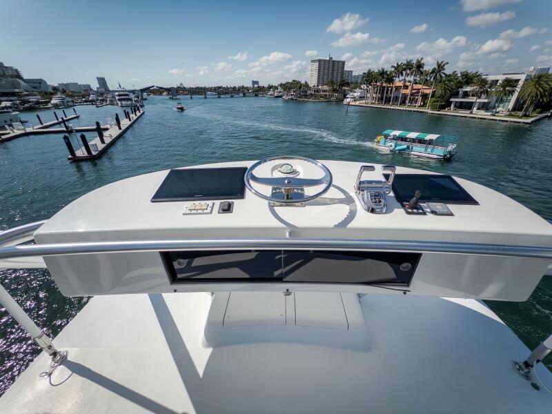 76' 2011 Viking 76 Enclosed Bridge