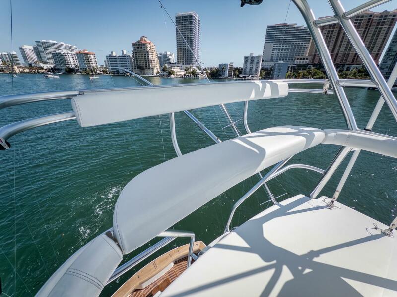 76' 2011 Viking 76 Enclosed Bridge