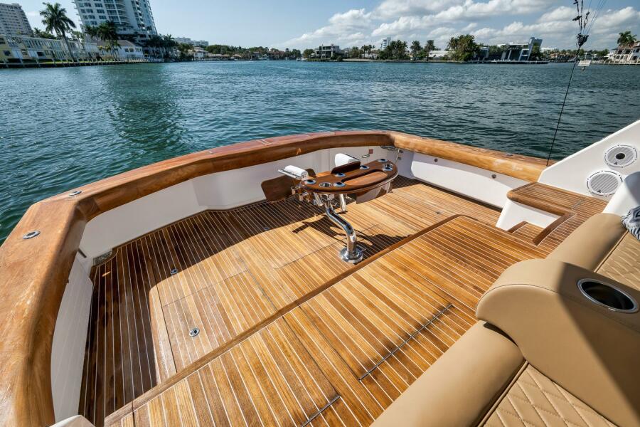 76' 2011 Viking 76 Enclosed Bridge