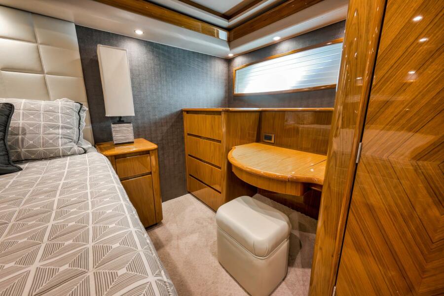 76' 2011 Viking 76 Enclosed Bridge