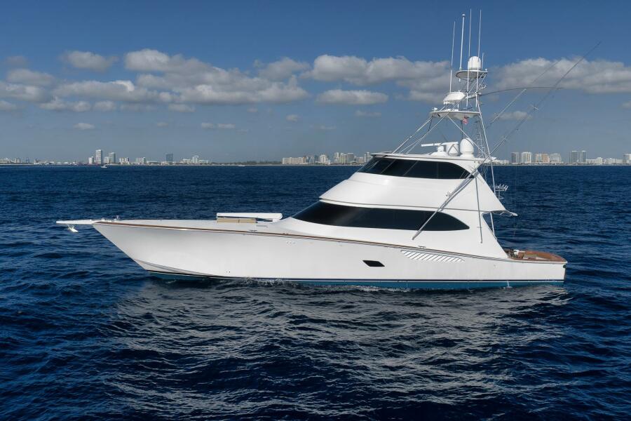 76' 2011 Viking 76 Enclosed Bridge