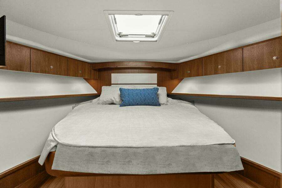 2013 Tiara Yachts 3900 Convertible