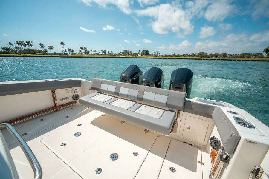 PIPE DREAM 42ft Boston Whaler Yacht For Sale
