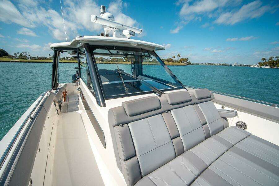 PIPE DREAM 42ft Boston Whaler Yacht For Sale
