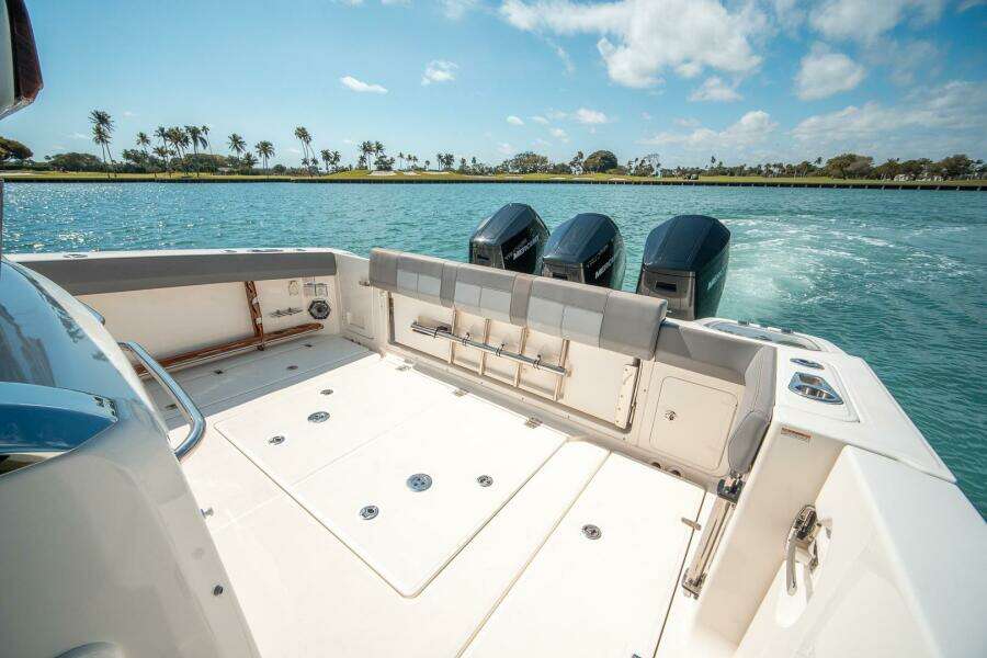 PIPE DREAM 42ft Boston Whaler Yacht For Sale