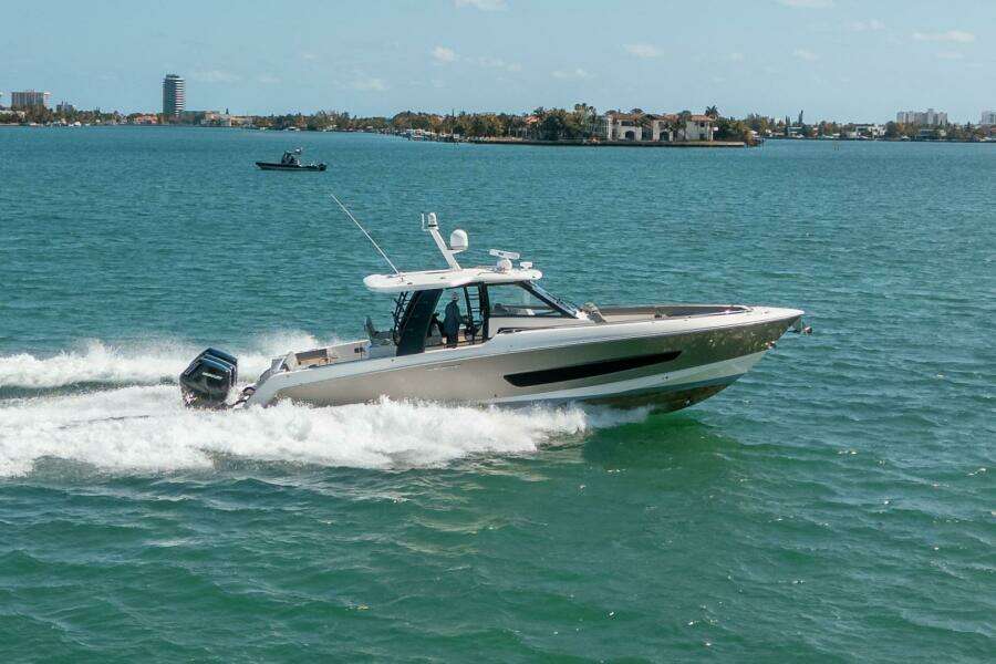 PIPE DREAM 42ft Boston Whaler Yacht For Sale