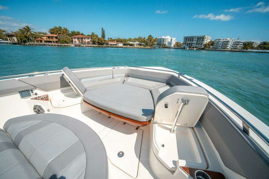 PIPE DREAM 42ft Boston Whaler Yacht For Sale