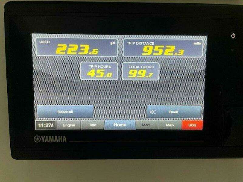 24ft Everglades Yacht For Sale