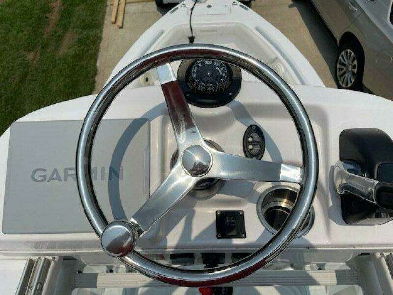 24ft Everglades Yacht For Sale