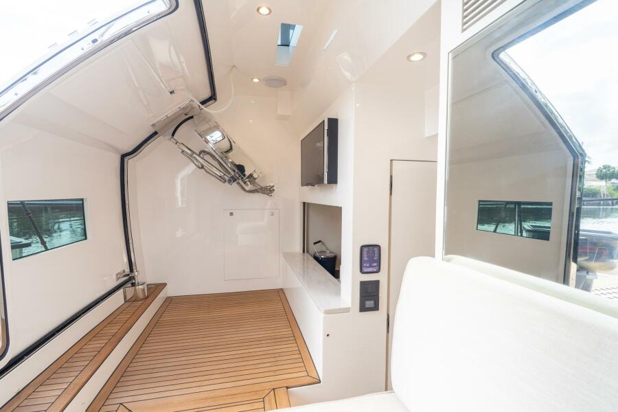 80' 2023 Horizon 80FD