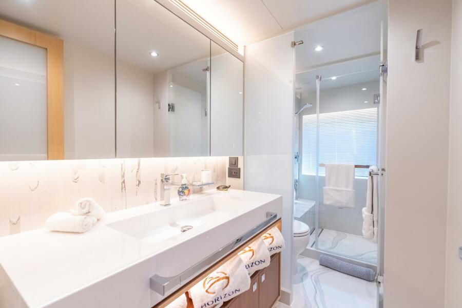 80' 2023 Horizon 80FD