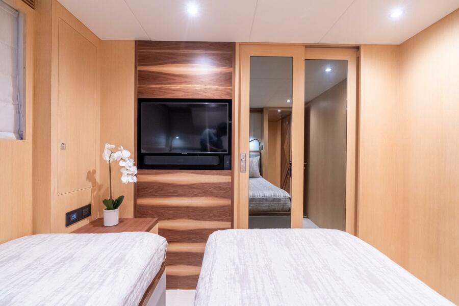 80' 2023 Horizon 80FD