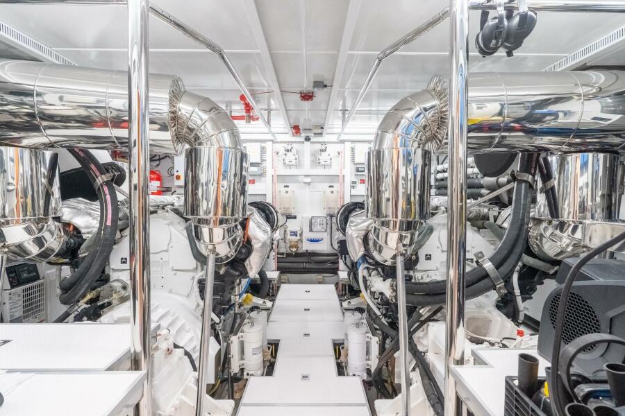 80' 2023 Horizon 80FD