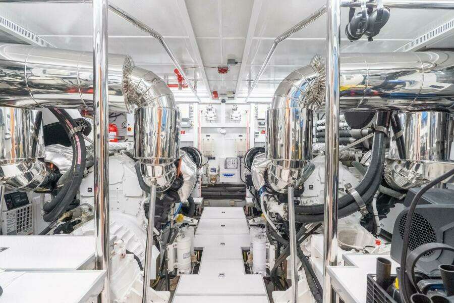 Horizon FD80 SHERI LYNN - Engine Room