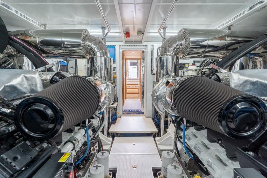 80' 2023 Horizon 80FD