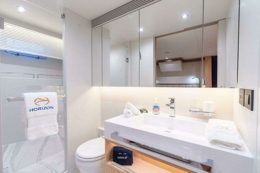 Horizon FD80 SHERI LYNN - Guest Stateroom Twin Ensuite Head
