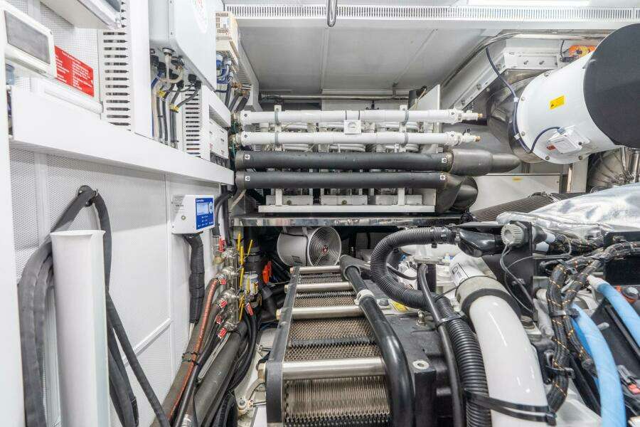 Horizon FD80 SHERI LYNN - Engine Room