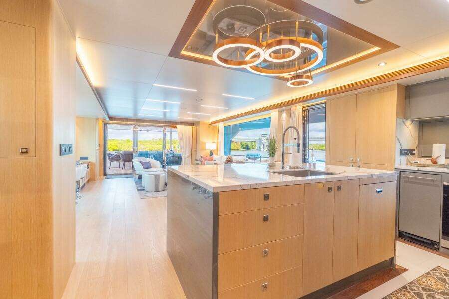 Horizon FD80 SHERI LYNN - Galley