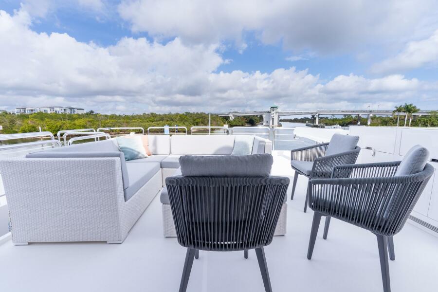 80' 2023 Horizon 80FD