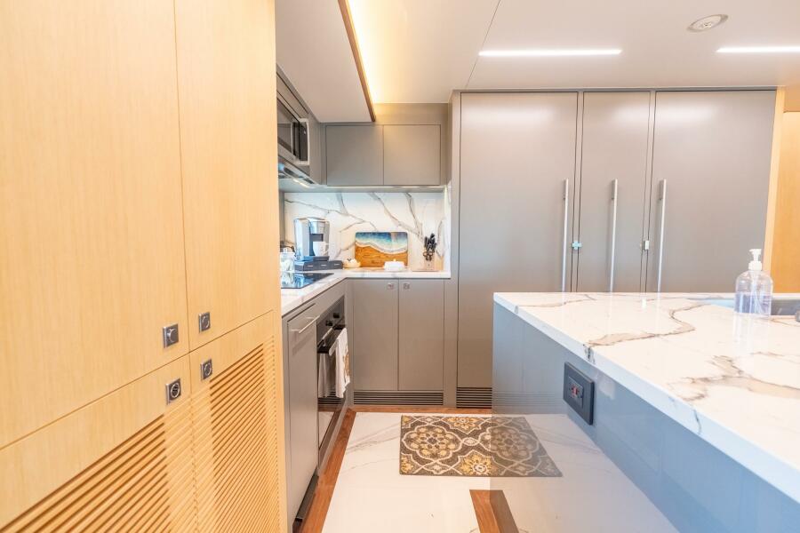 80' 2023 Horizon 80FD