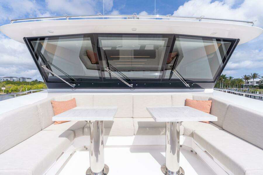 Horizon FD80 SHERI LYNN - Exterior Bow