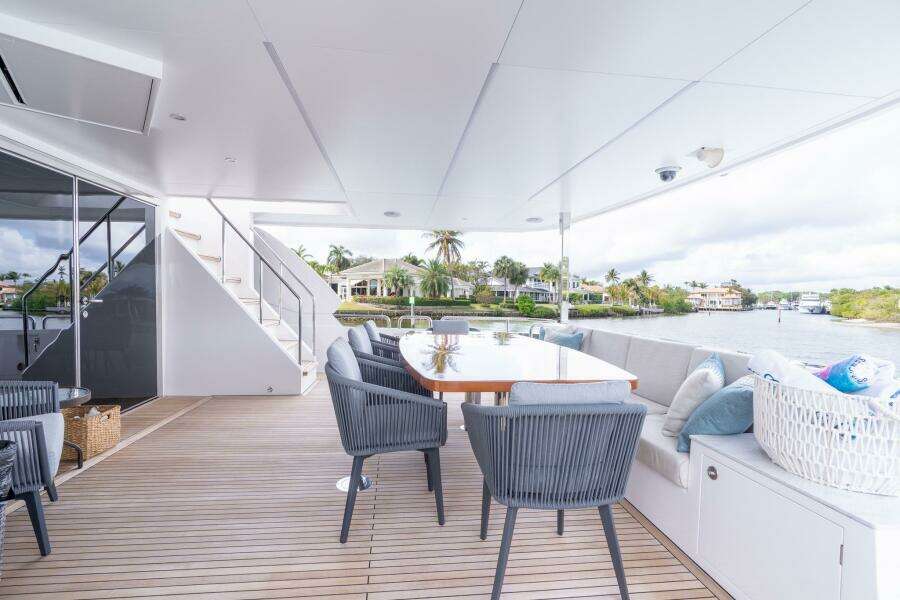 Horizon FD80 SHERI LYNN - Maindeck Aft