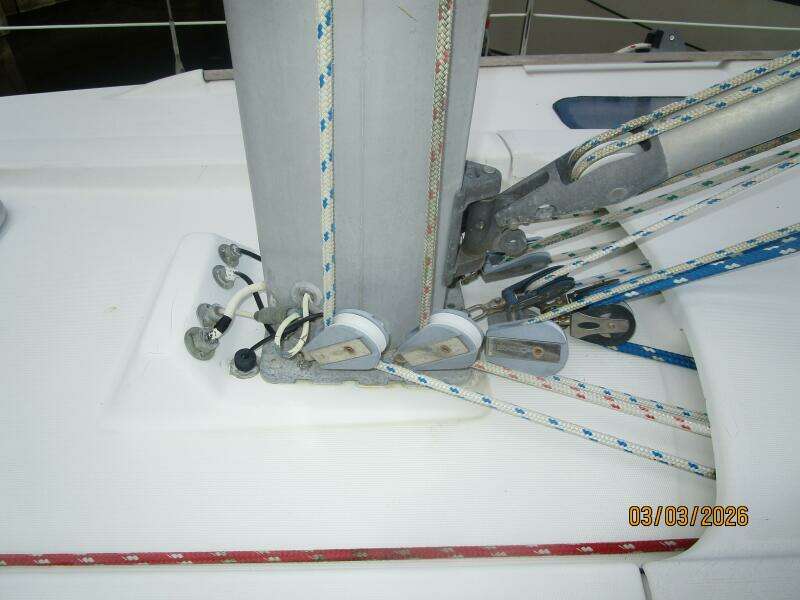 35' Beneteau mast base2