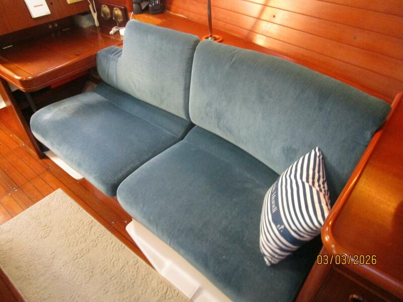 35' 1999 Beneteau Oceanis 352