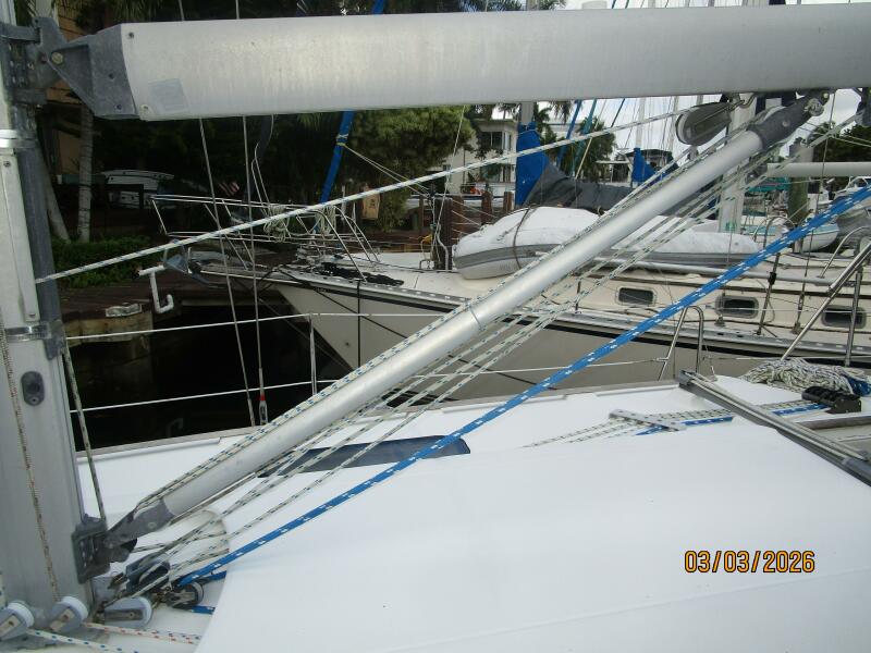 35' 1999 Beneteau Oceanis 352