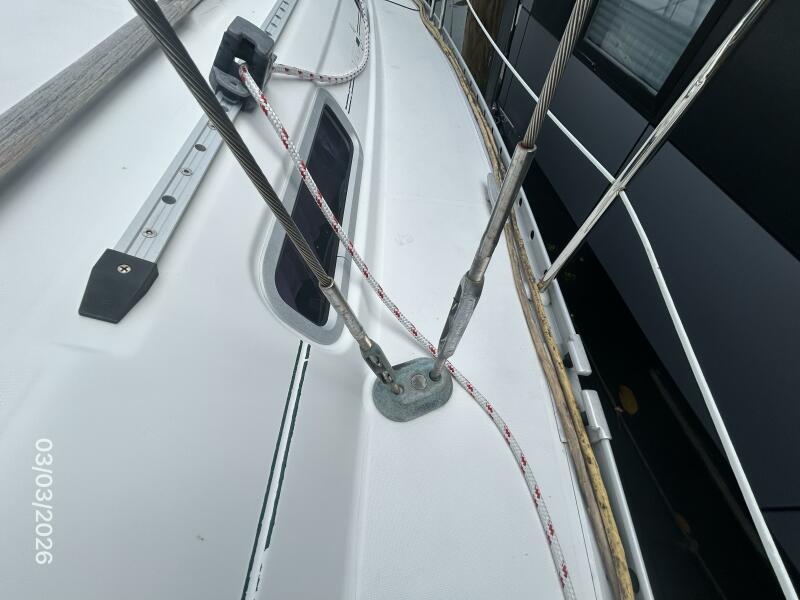 35' 1999 Beneteau Oceanis 352