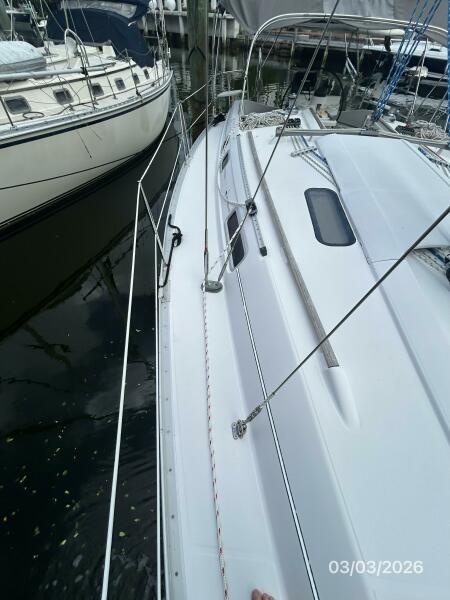 35' 1999 Beneteau Oceanis 352