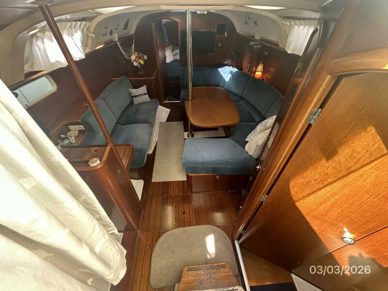 35' 1999 Beneteau Oceanis 352